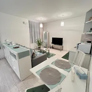 Free Parking In Garage Karolina Plazza, New Cosy Studio With All You Need Prag